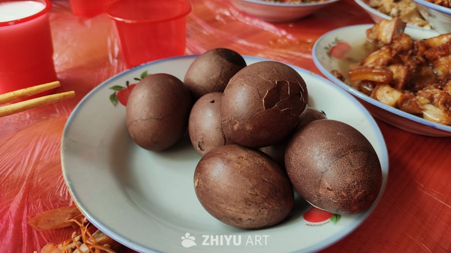 江西农村大席上的黑茶叶蛋