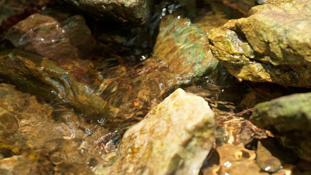 山泉水矿泉水潺潺小溪流水瀑布 29