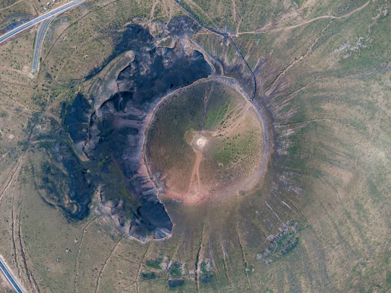 乌拉哈达火山