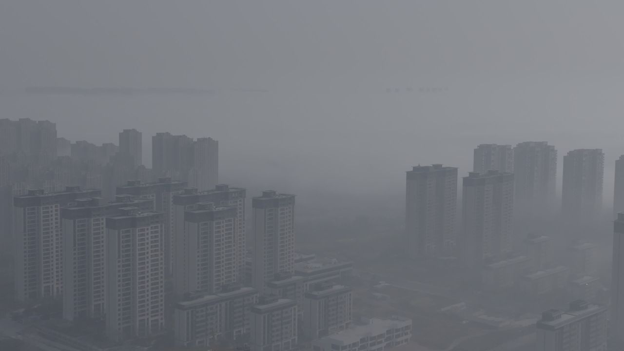 雾中城市