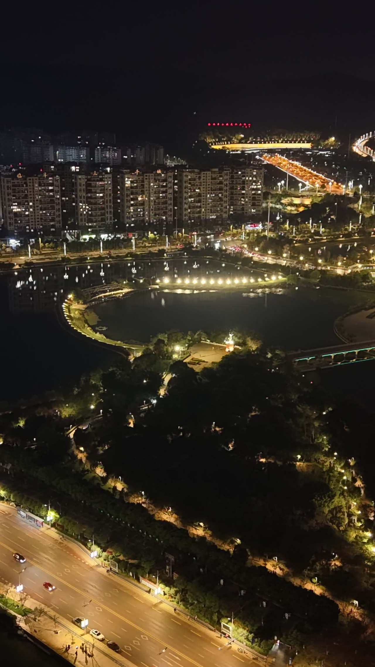 夜幕下的城市画卷