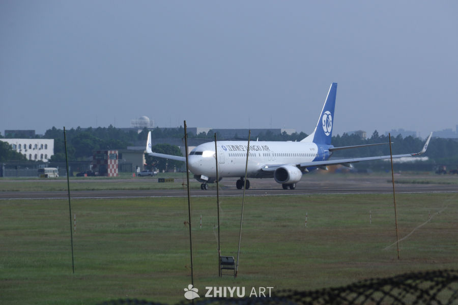 江西航空飞机准备起飞