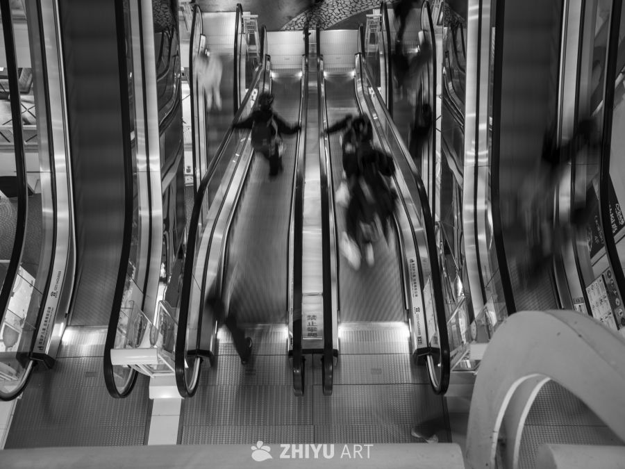 都市扶梯：流动的瞬间