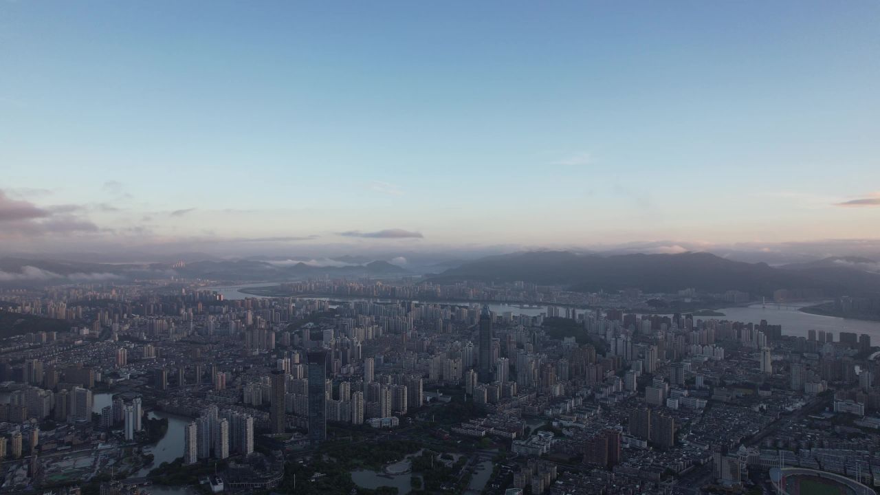 城市清晨日出彩霞航拍