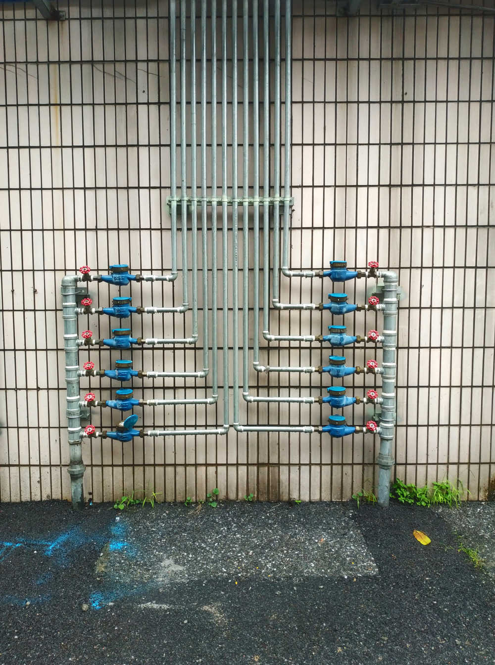居民楼的水表