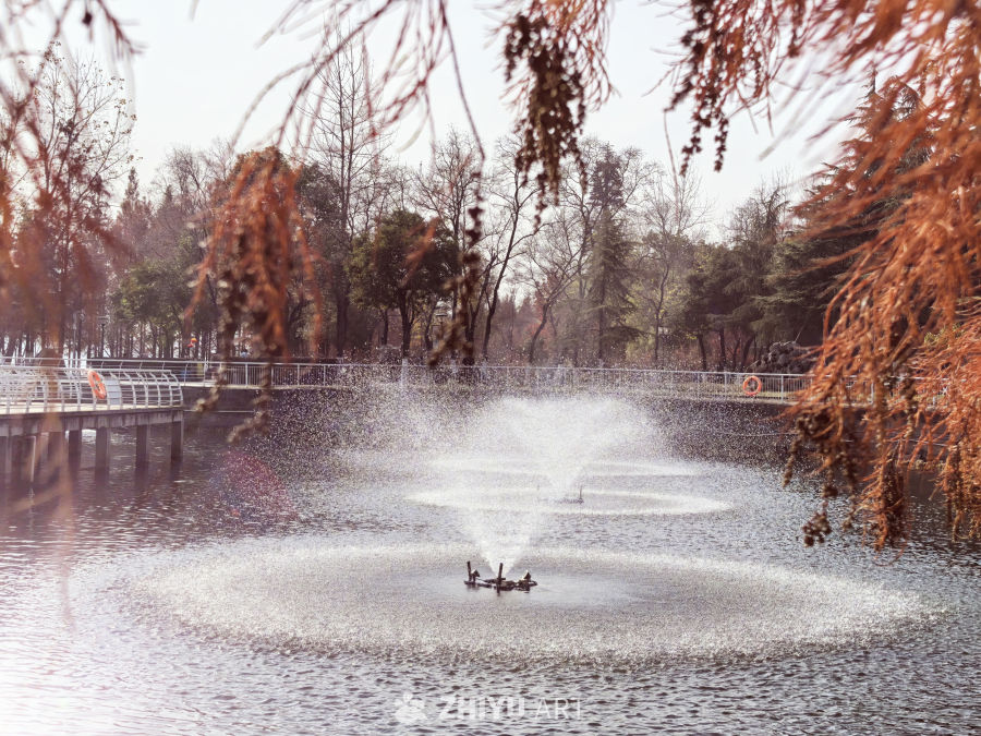 喷涌而出的泪珠