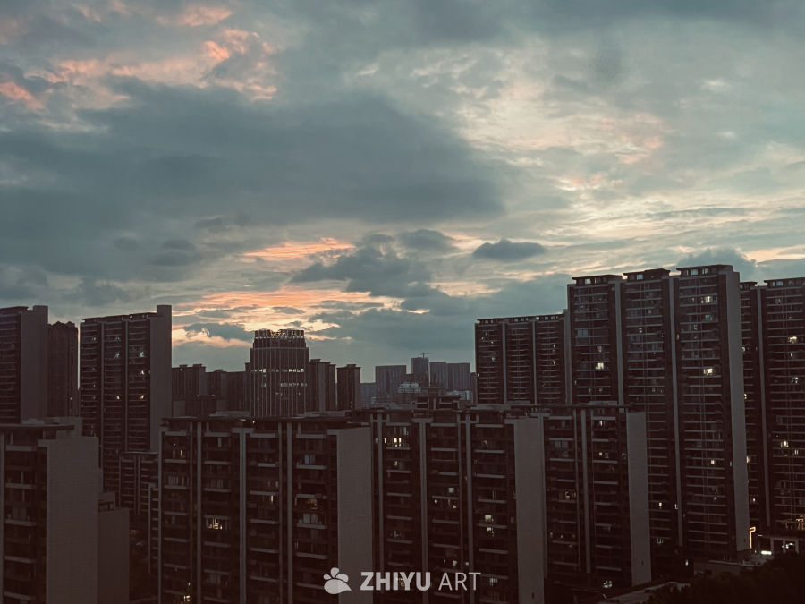 城市黄昏的静谧