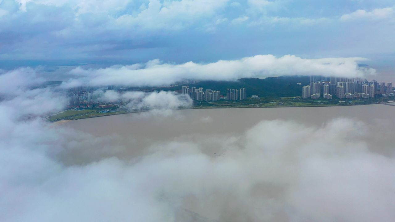 龙舟雨季节多变的云3