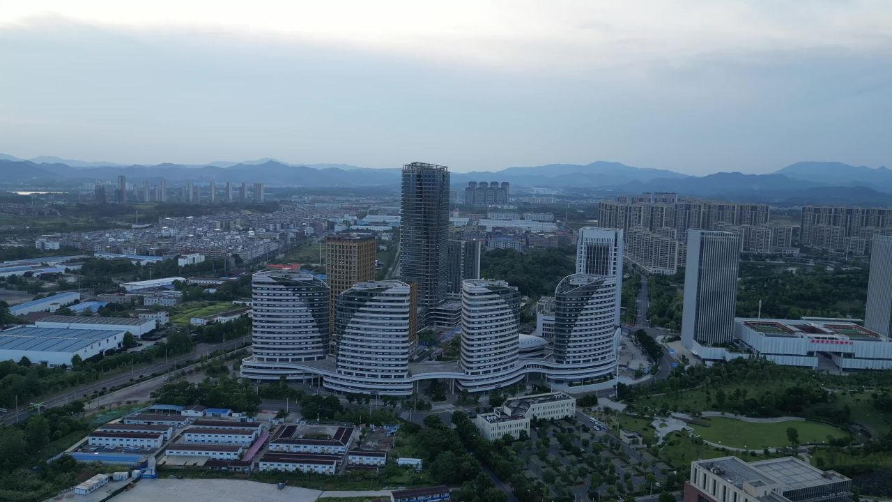  航拍江西萍乡金融商务区环球中心
