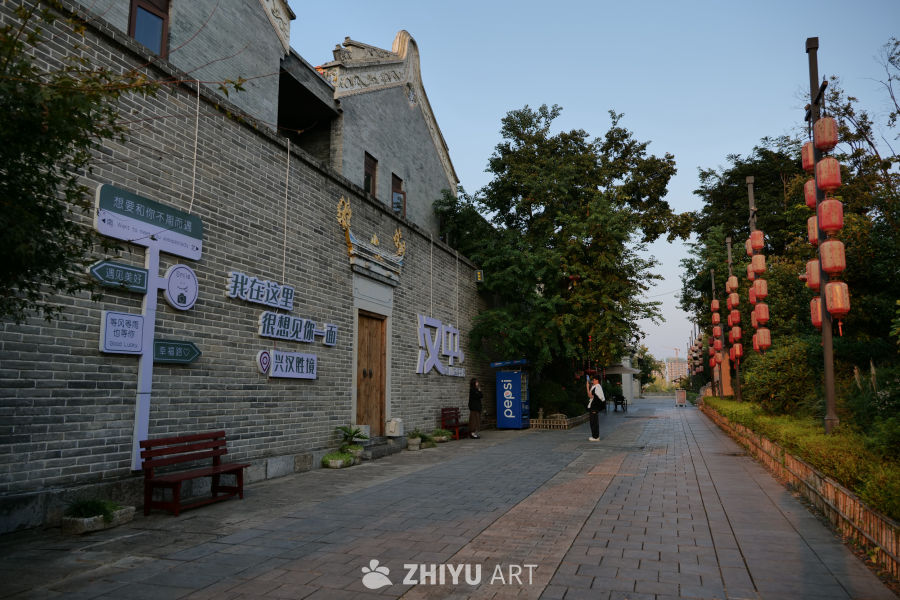 兴汉胜境景区一角 131