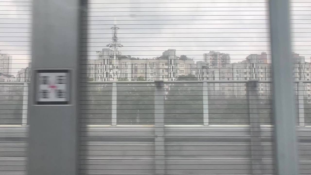 窗外的城市风景