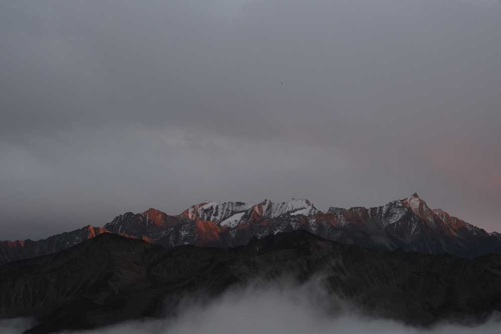 日照金山