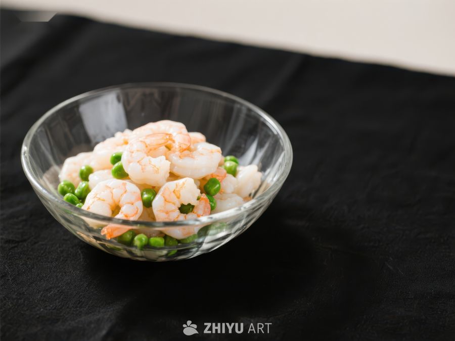 透明碗中的虾仁与青豆 977