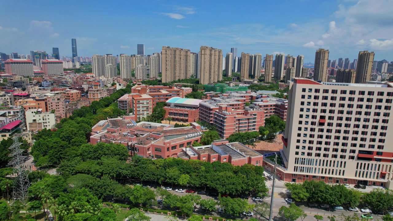 航拍厦门英才学校景观 1