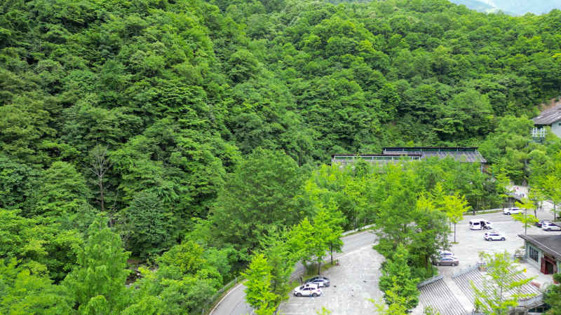  航拍湖北神农架官门山景区