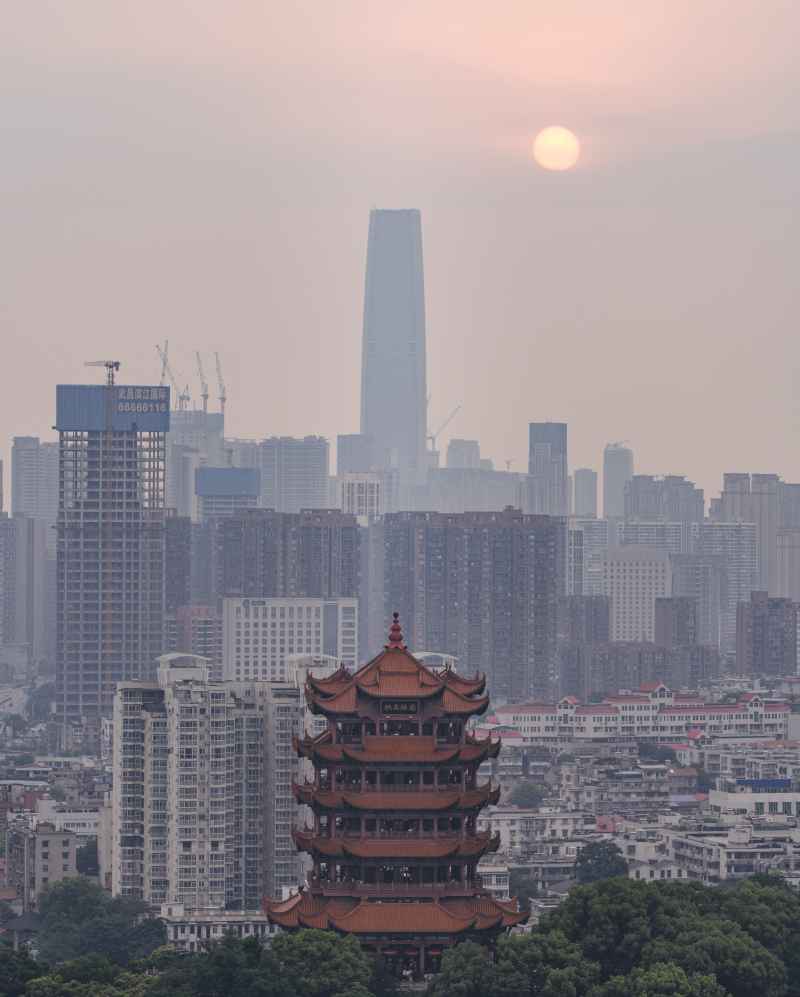 黄鹤楼与武汉绿地中心 古今地标同框