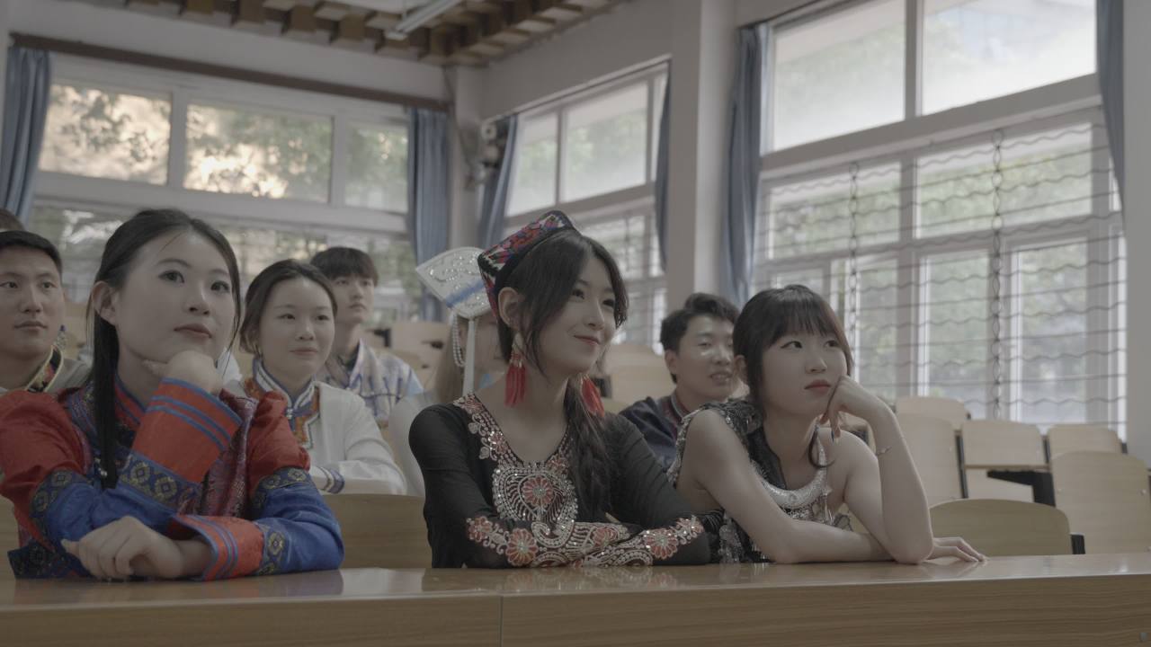 民族服饰课堂