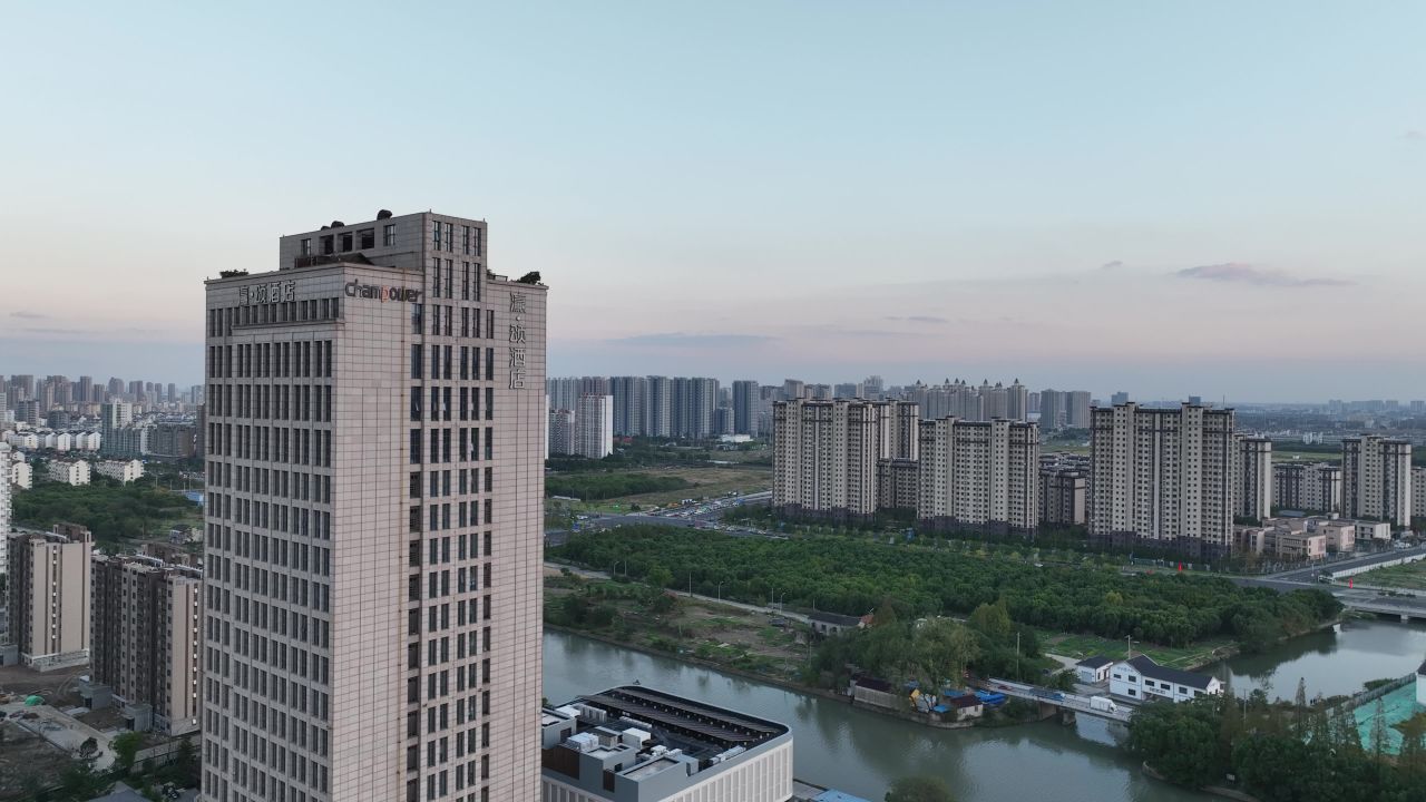4K航拍昆山城市日落风光大景 3