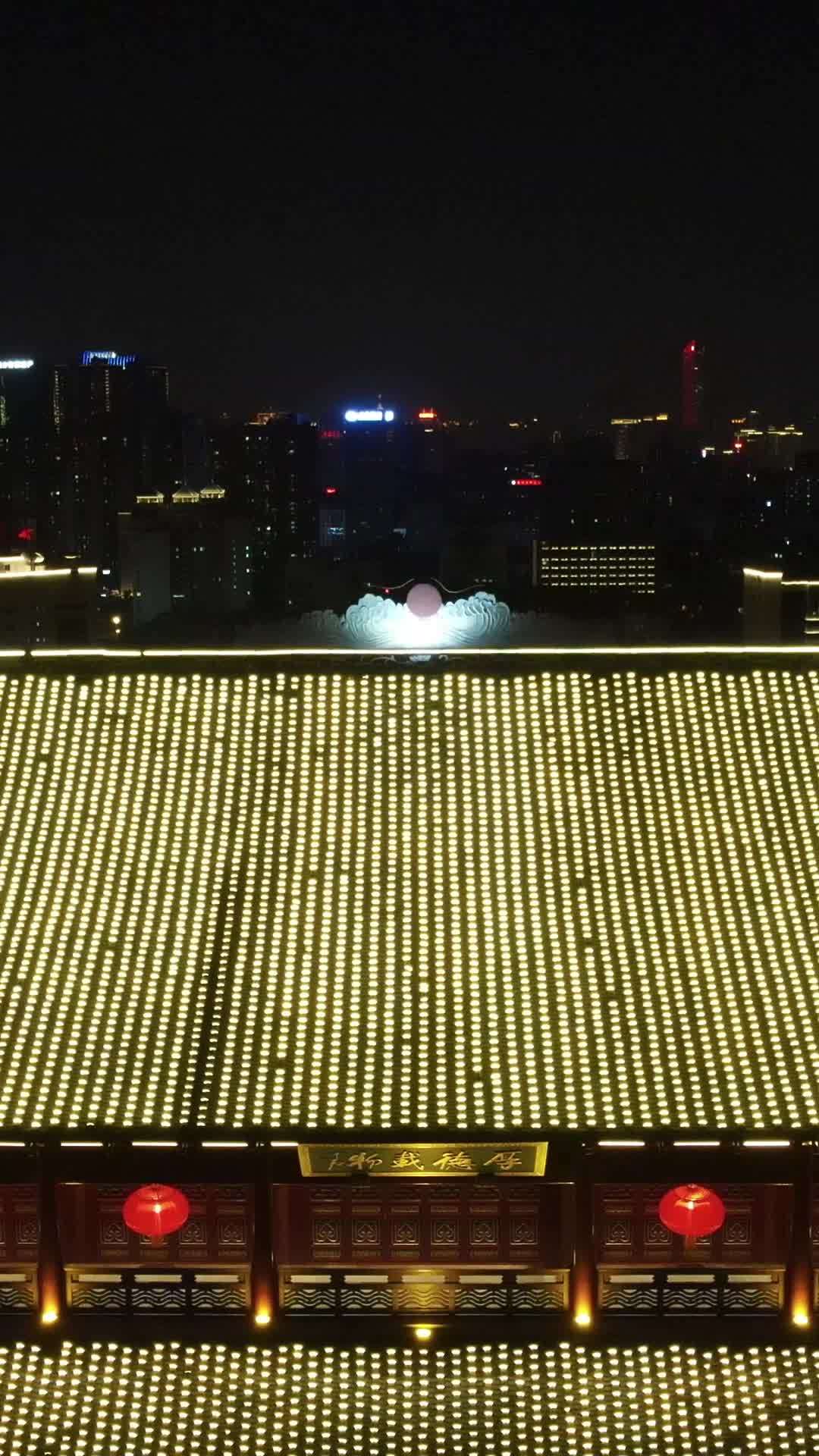夜色中的古建筑