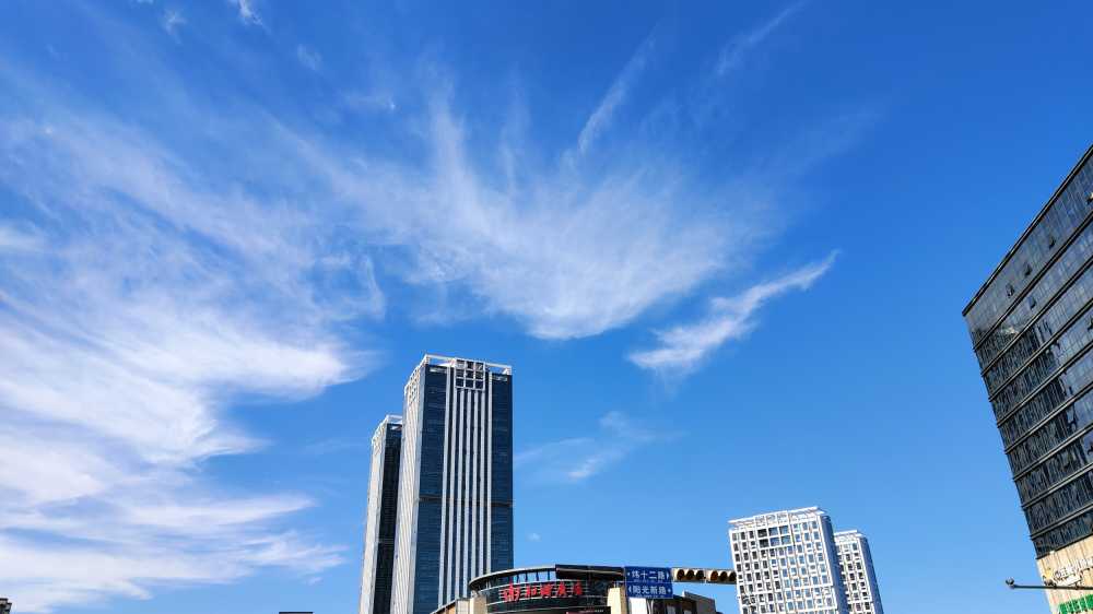 济南和谐广场蓝天白云