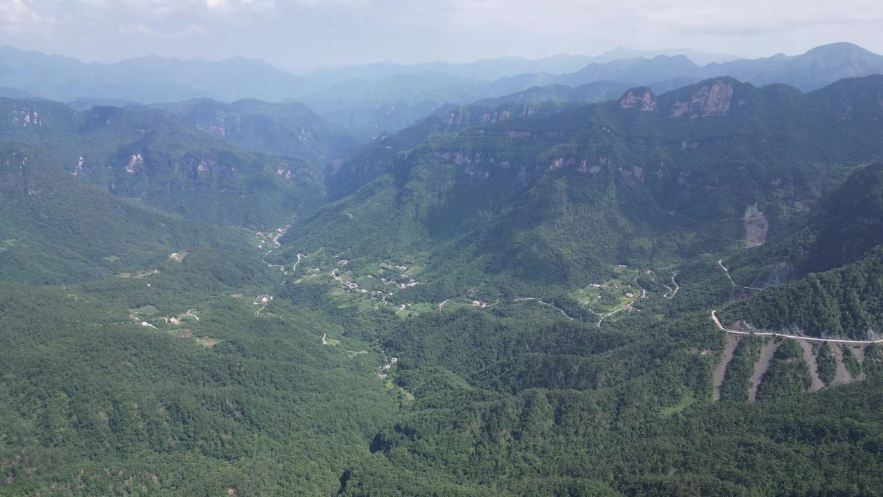  湖北神农架天眼景区蓝天白云航拍