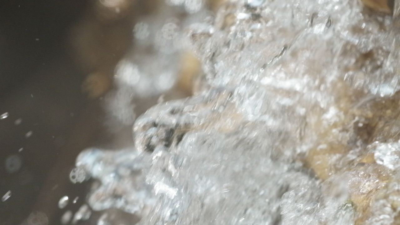 清澈山泉水温泉矿泉水小溪山涧 27