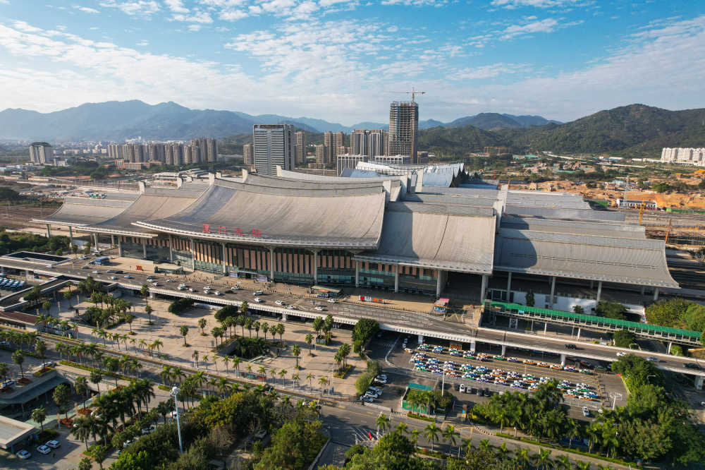 航拍厦门北站建筑景观