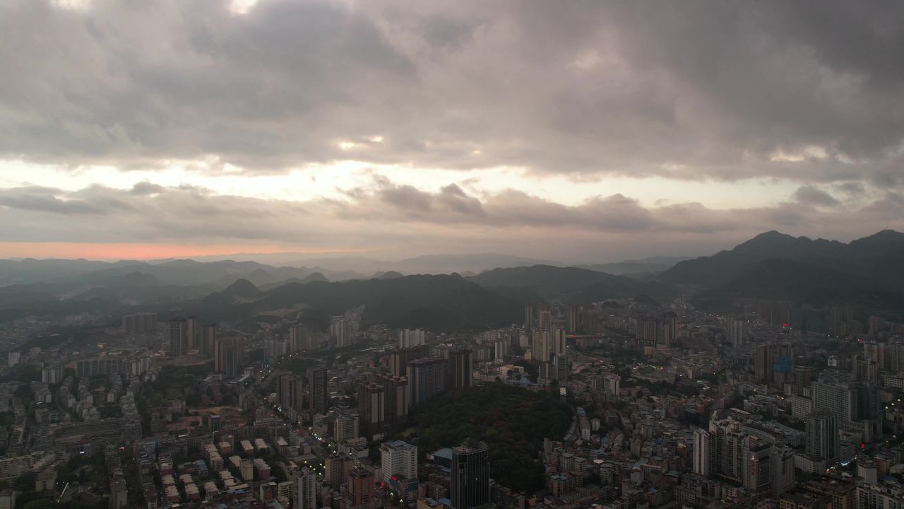 大山城市清晨日出贵州凯里日出航拍