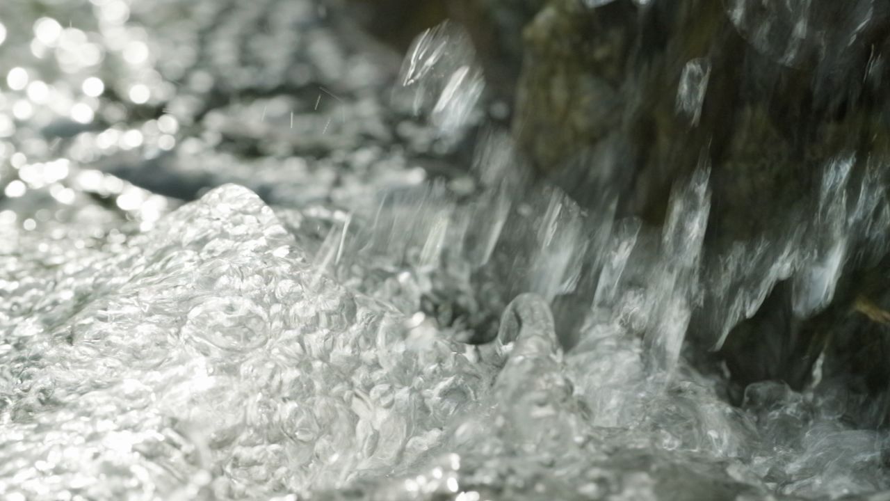 清澈山泉水温泉矿泉水小溪山涧 28