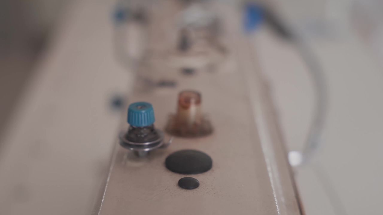 实验室精密仪器特写