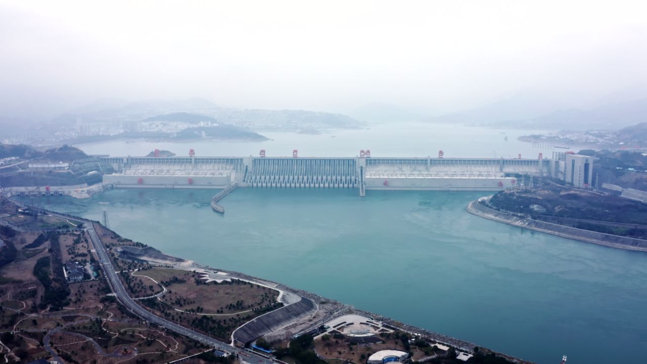 湖北宜昌三峡大坝水电站航拍视频