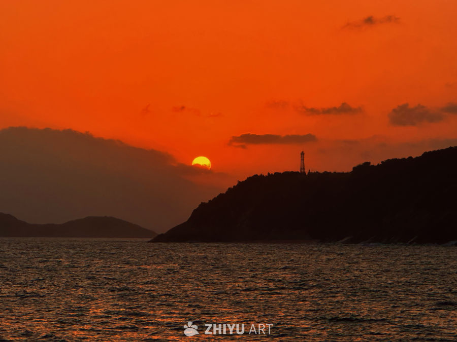 日落海景：橙色的宁静