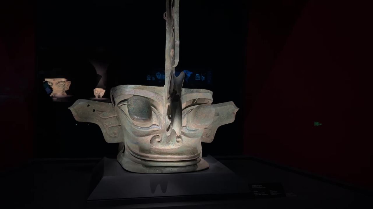 四川广汉三星堆博物馆-青铜器物