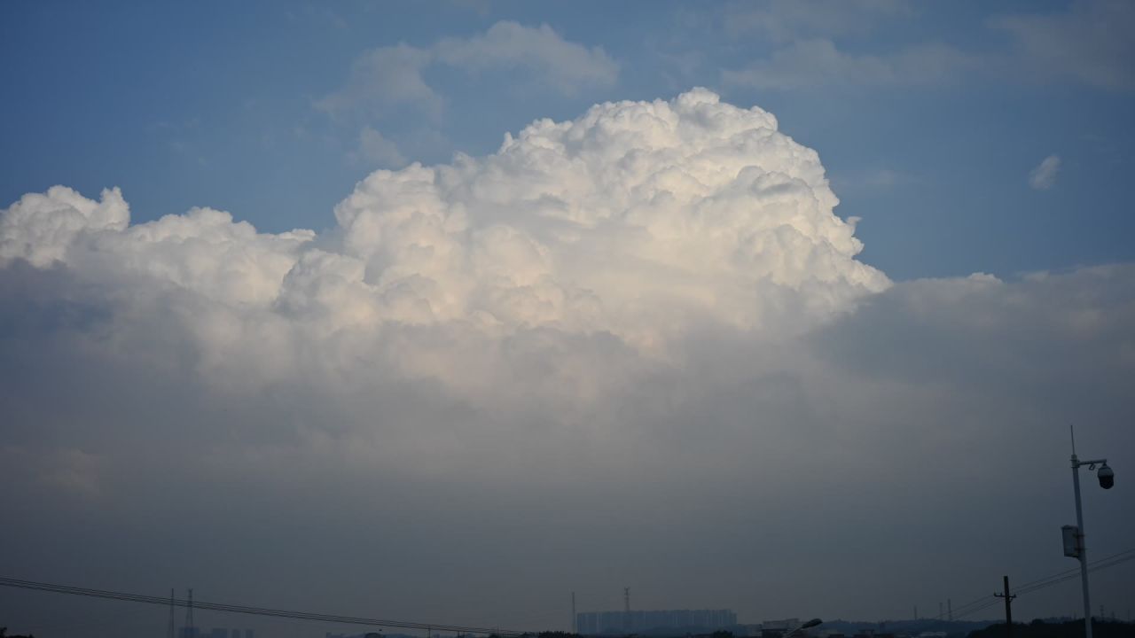 天空白云