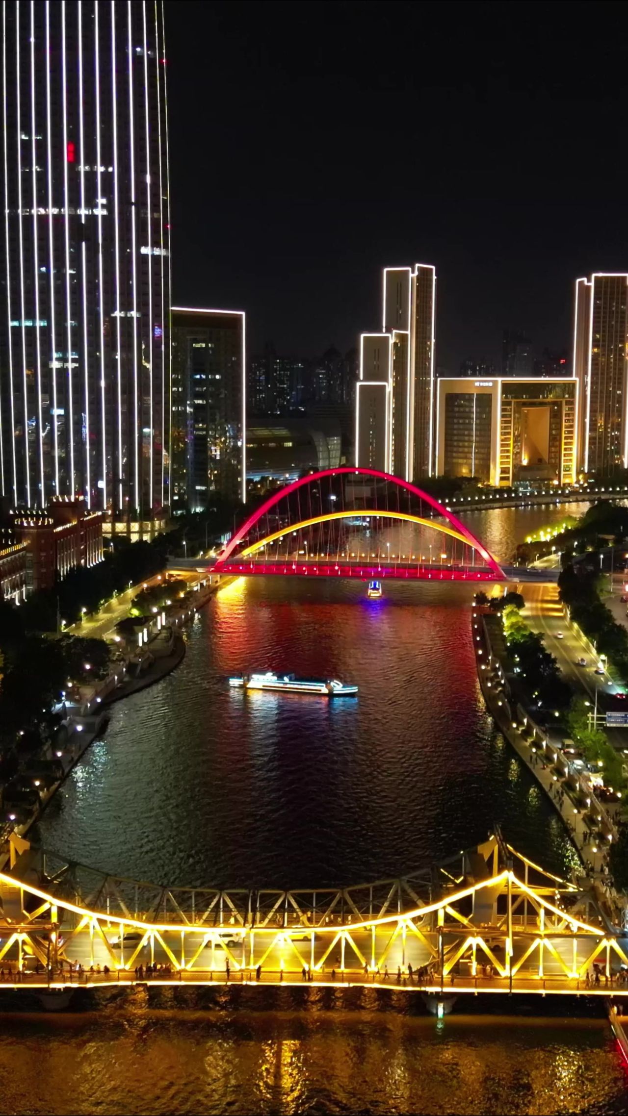 天津海河两岸夜景灯光竖屏航拍 