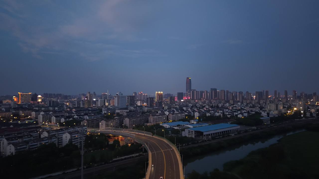 航拍昆山城区夜景风光 1