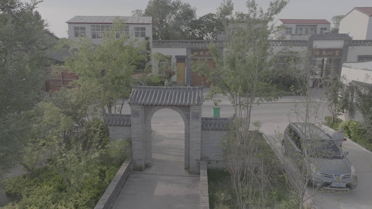 乡村庭院的宁静时光