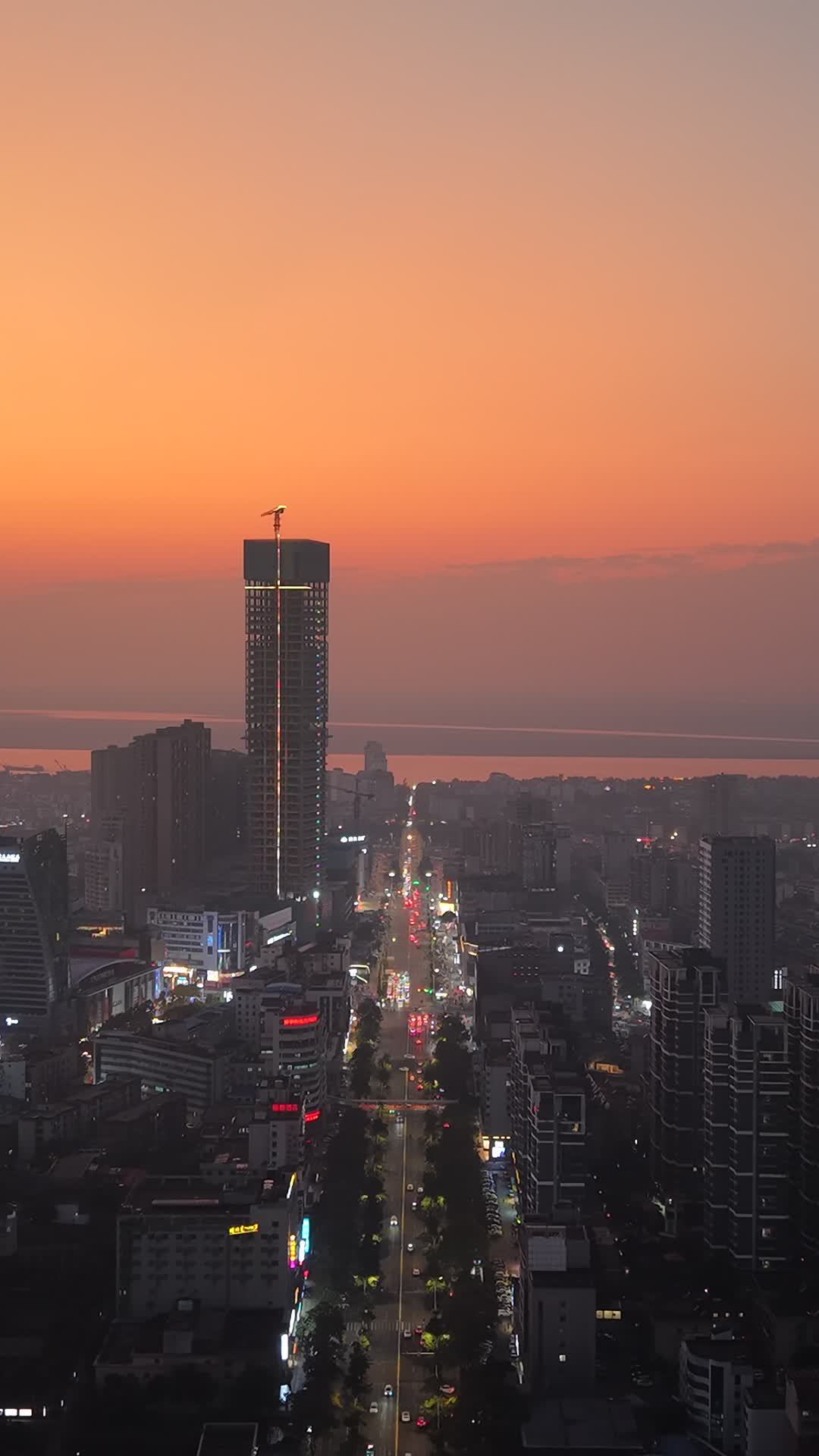 城市日落的宁静时光