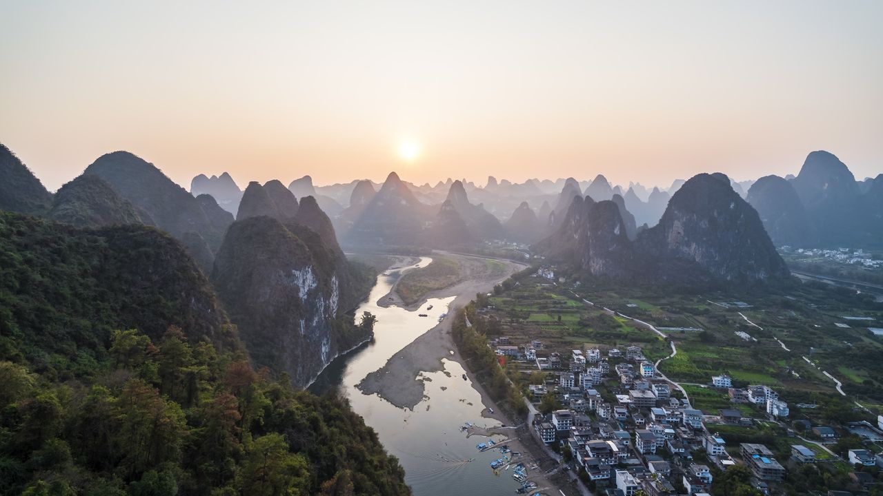 广西桂林老寨山日落延时