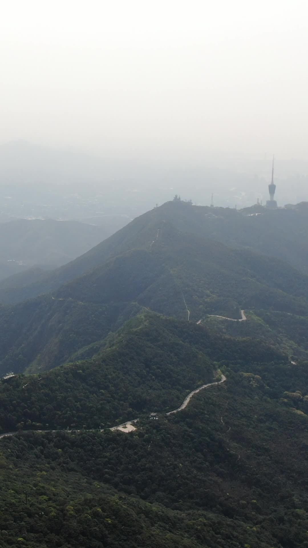 山间蜿蜒之路