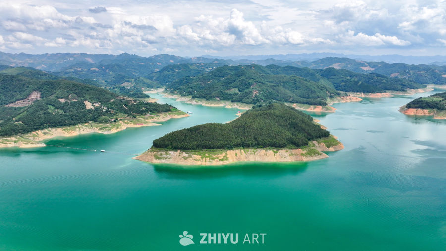 夏日贵州万峰湖 8