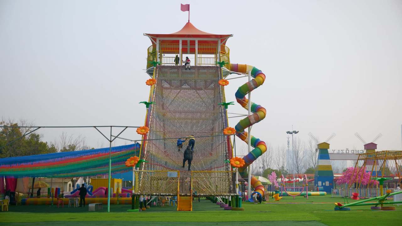 儿童游乐场画面
