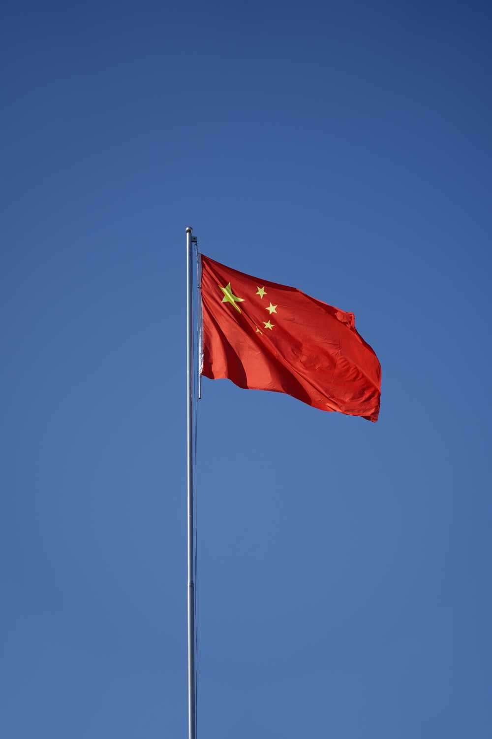 五星红旗迎风飘扬