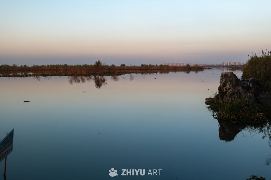 湖畔黄昏