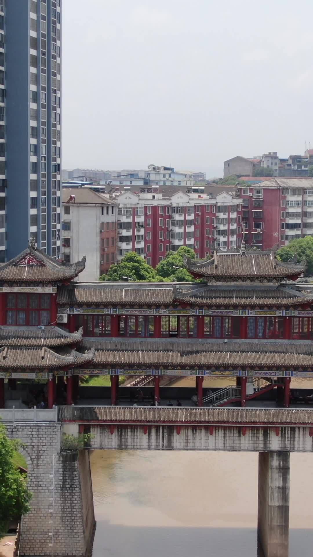 古桥映现代