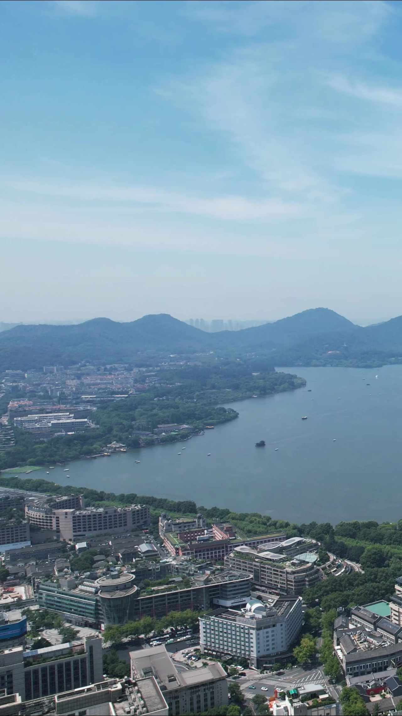 浙江杭州城市大景西湖竖屏航拍 