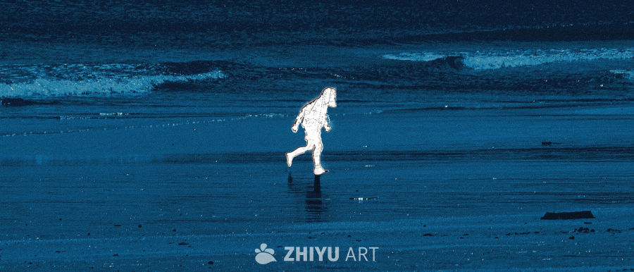 蓝海中的剪影漫步者
