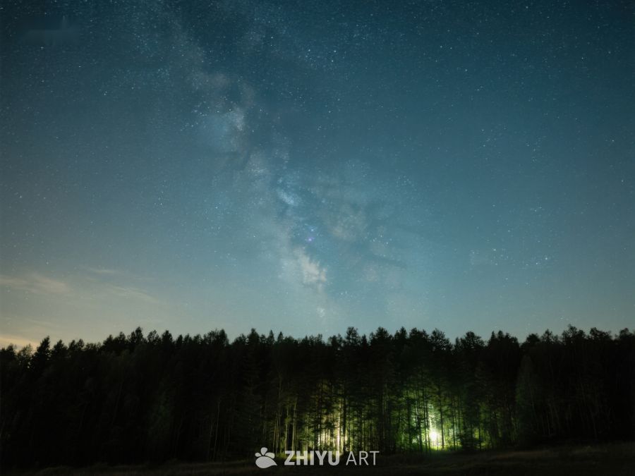 夜空银河与森林灯火 438