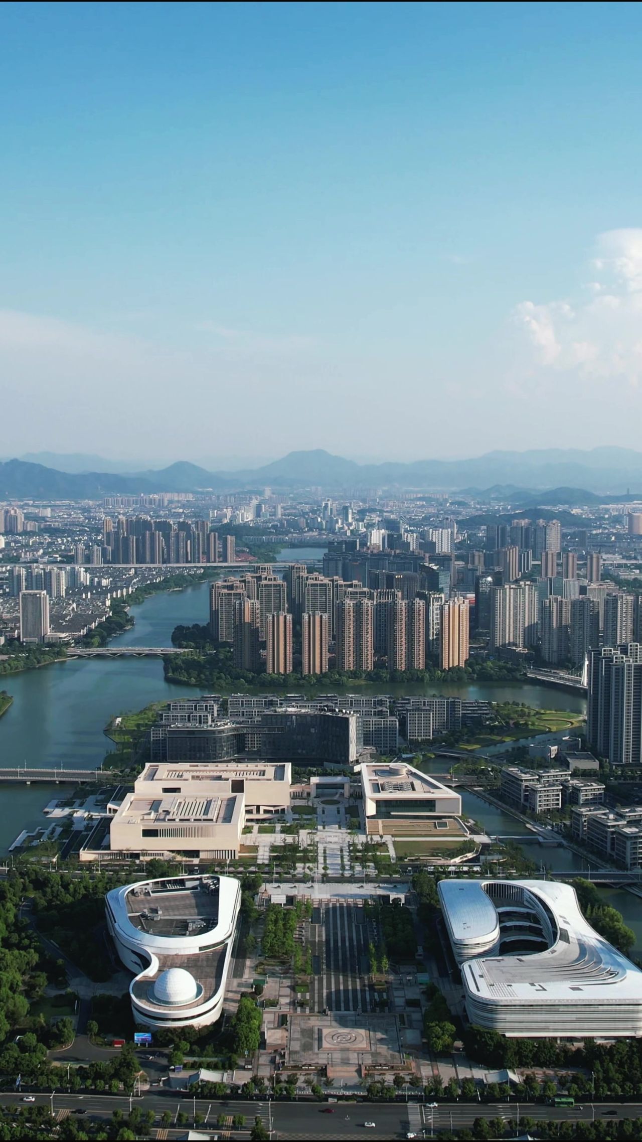 浙江绍兴城市风光迪荡湖竖屏航拍 