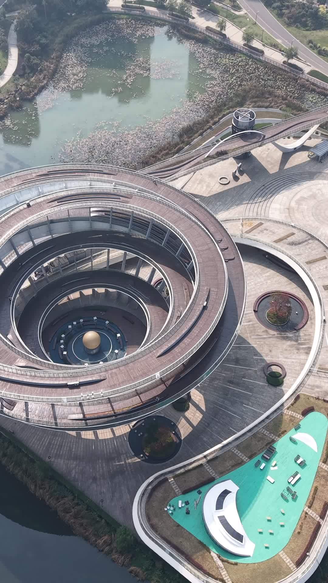 螺旋建筑的宁静之美